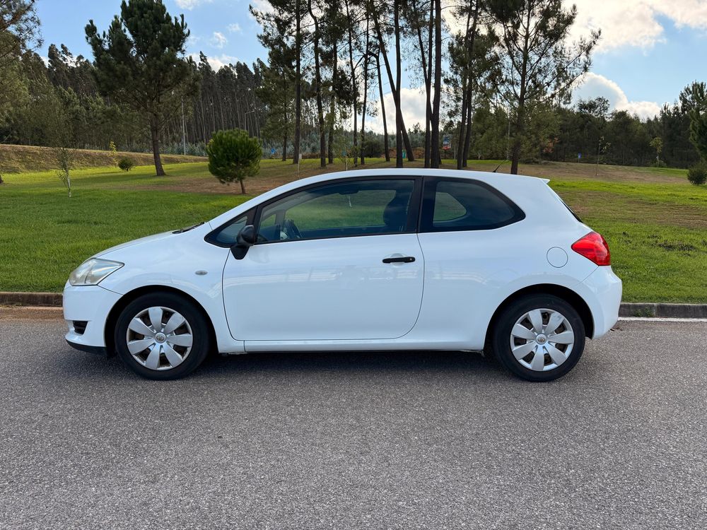 Toyota Auris 1.4 D4D - Comercial