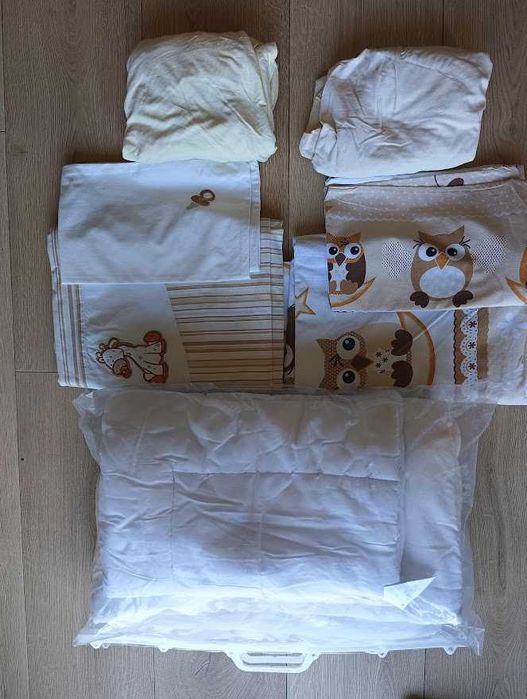 Kołderka z poduszką + 2 komplety pościeli i 2 prześcieradła