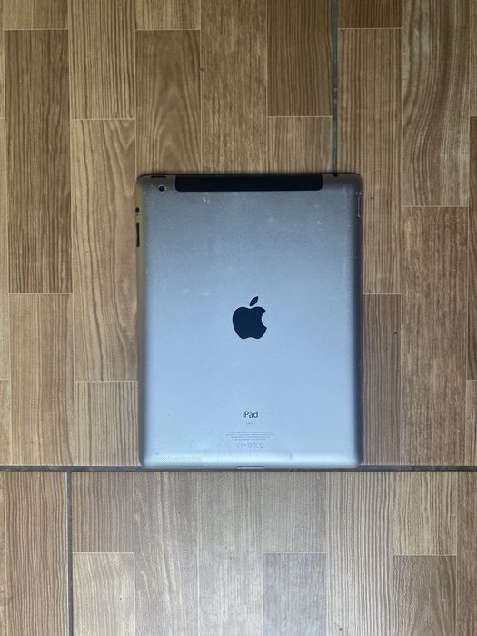 Планшет Apple iPad Wi-Fi + 3G 64GB
