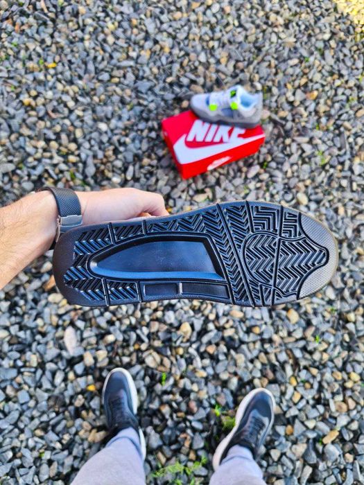 Чоловічі кросівки Nike Jordan 4 Retro демісезонні замша