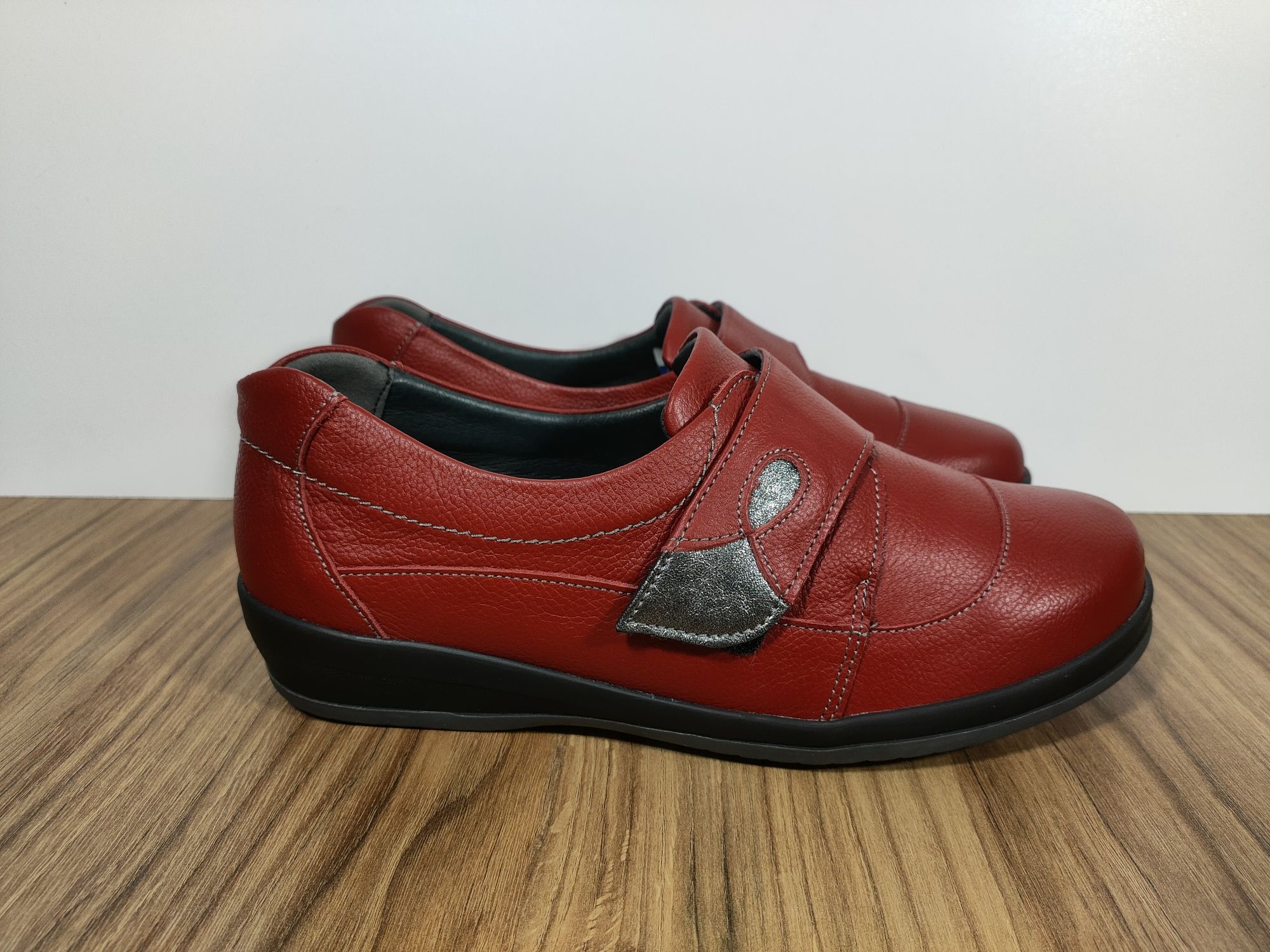 Buty EasyFit Handcrafted in Portugal skórzane rzepy r. 39 25,5cm