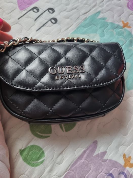 Nerka damska guess czarna pikowana