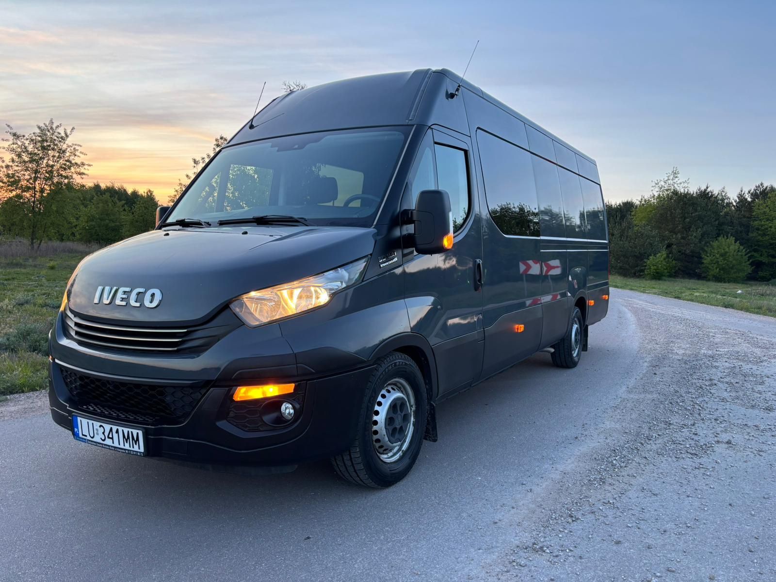 Iveco daily 3.0 hi-matic / 5 os. / Brygadówka