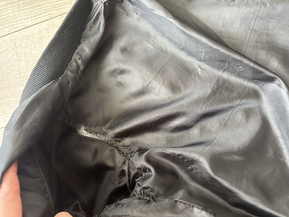 Бомбер куртка вітровка кофта жіноча чорна