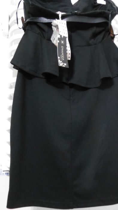 Śliczna czarna sukienka z baskinką. L/nowa/