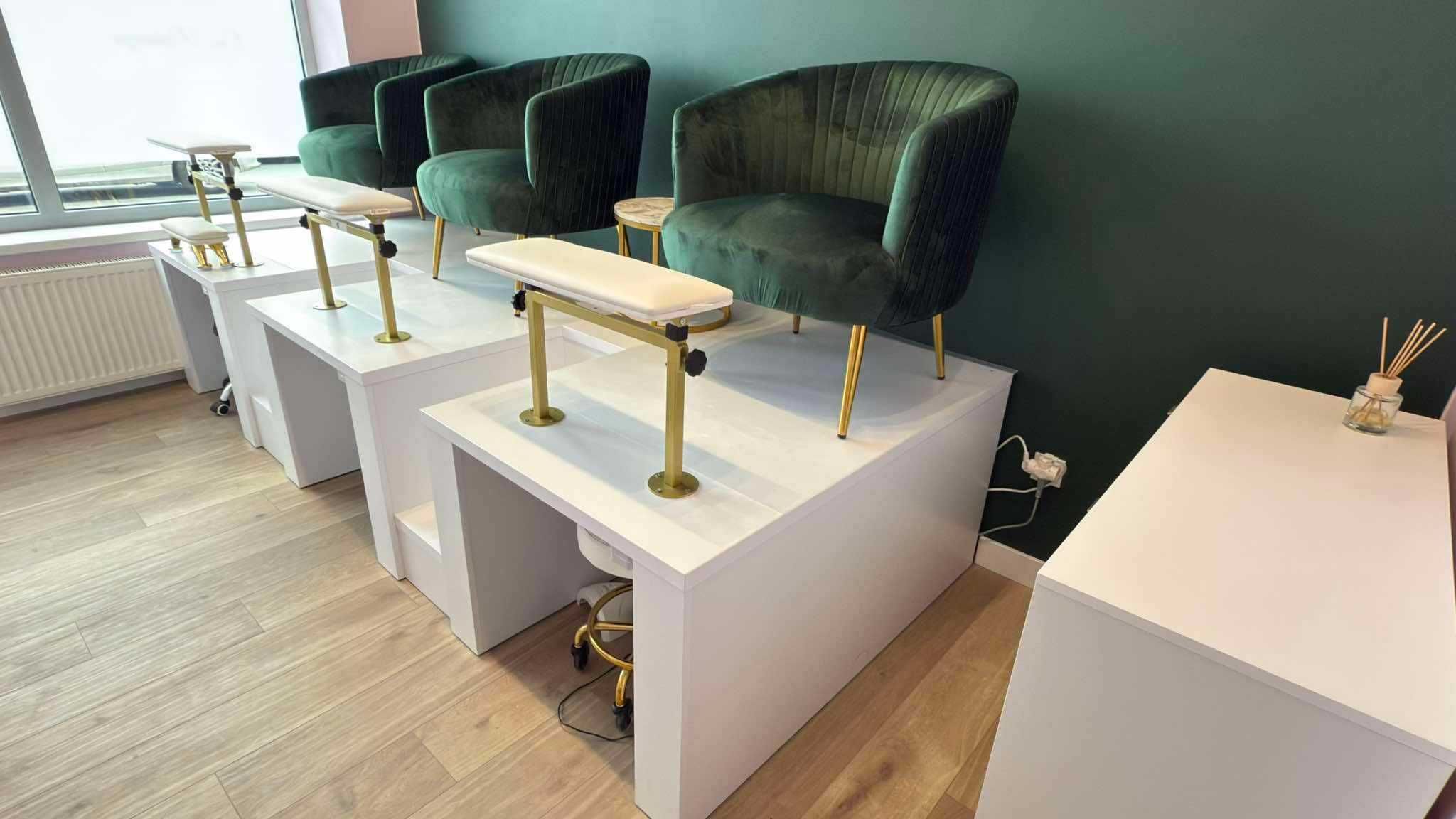 Podest do pedicure nowy z miejscem na nogi! Na wymiar !