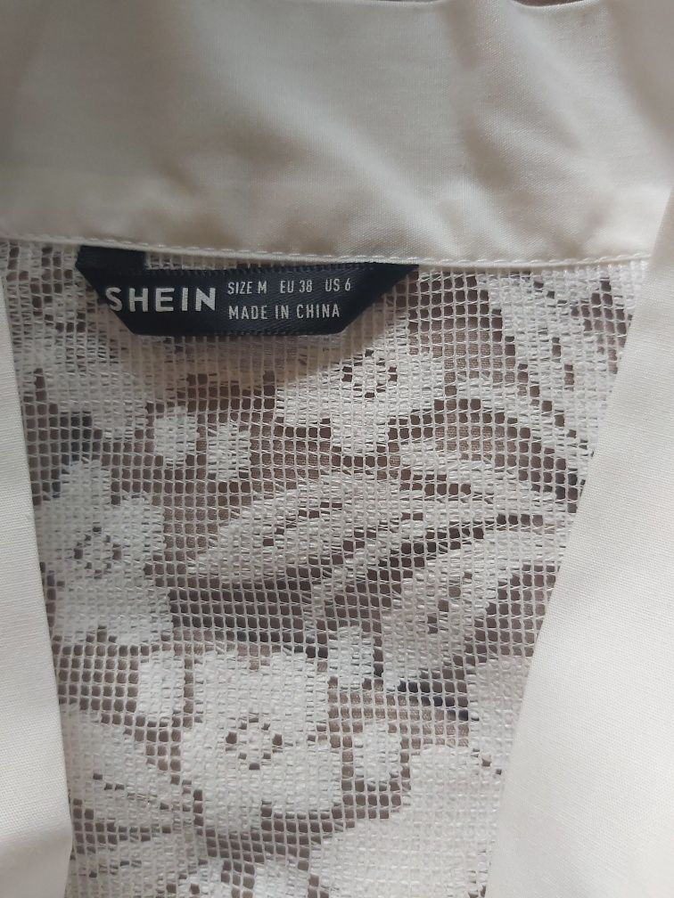 Blusa branca em renda nova 38