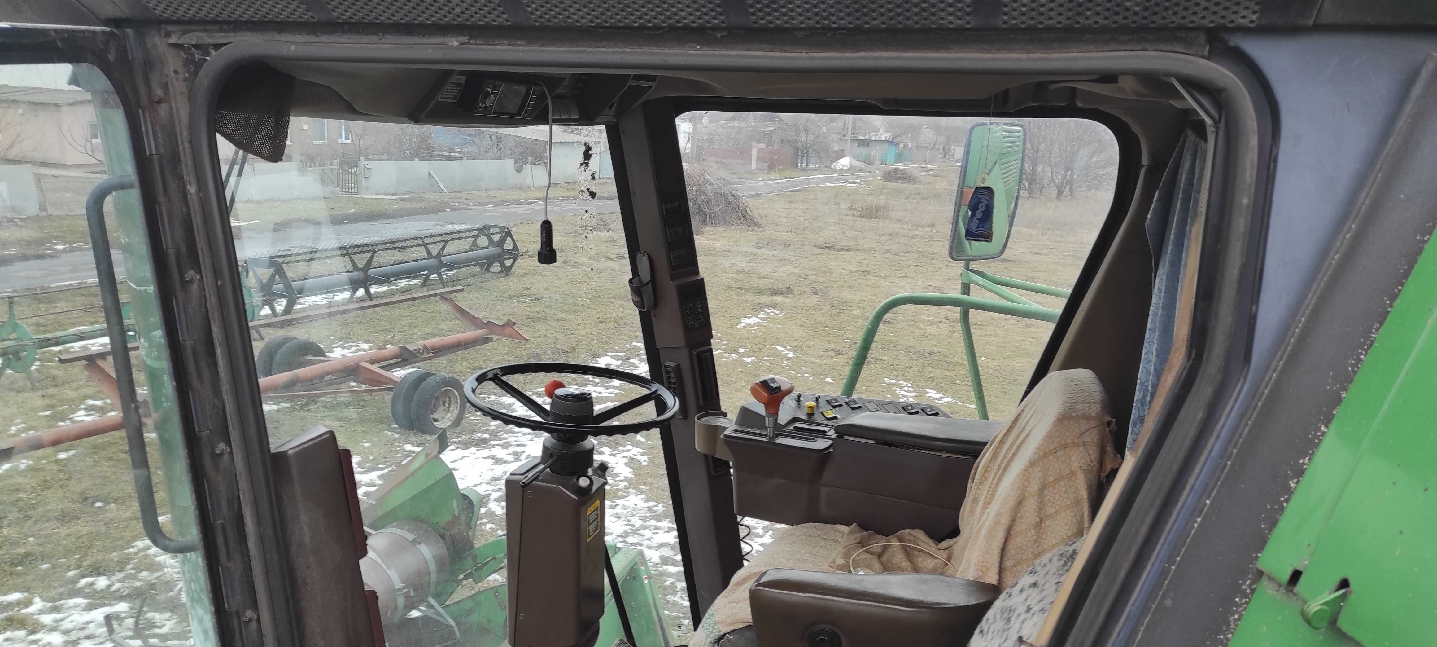 Комбайн John Deere 9500