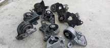 Crysler Voyager Dodge RamVan Crysler Grand Voyager Подушка двигуна