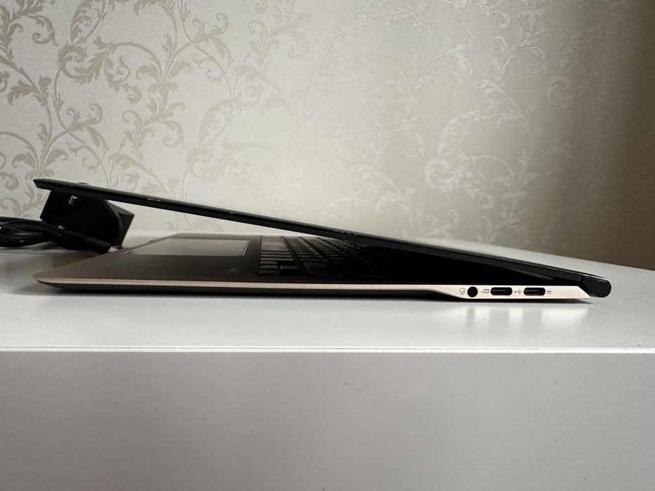 Acer swift 7 убийца Macbook Air | Corei5gen7 | 250SSDM2 | Windows 11