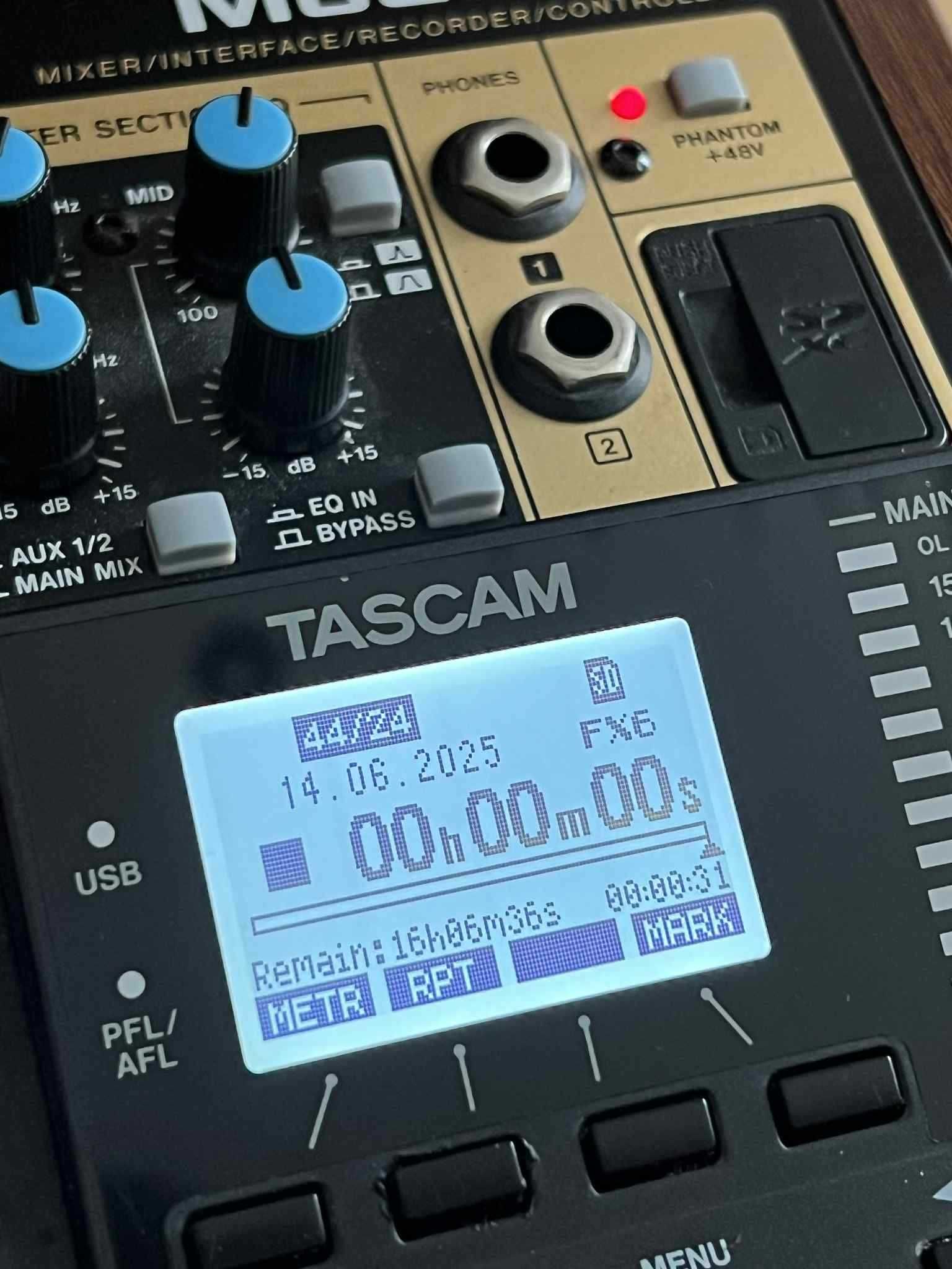 Tascam Model 12 używany mixer, rejestrator, interface USB - 10 kanałów
