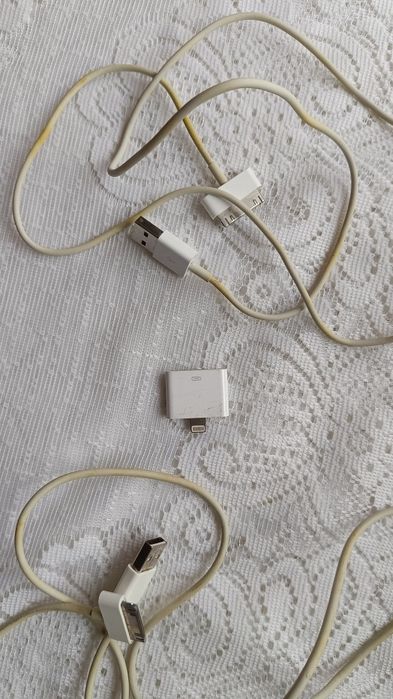 Кабель і  адаптер Apple 30-контактний