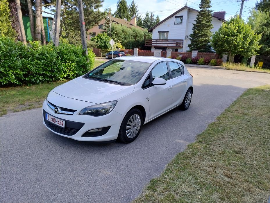 1.4 benzyna bez turbo stan dobry auto zadbane poliftowy