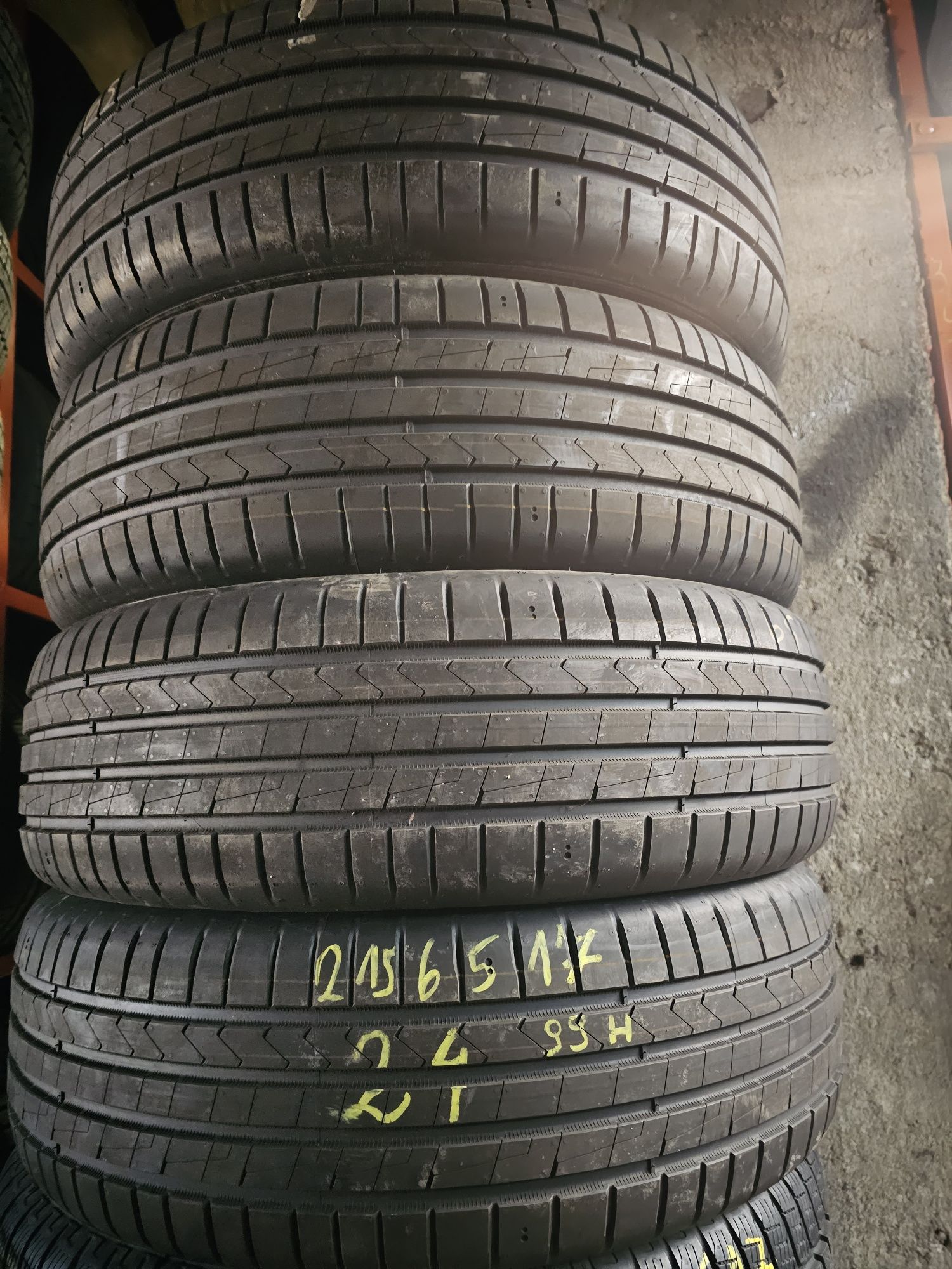 Opony Letnie Nowe Demo- R17 215/65-Hankook -montaż-24rok