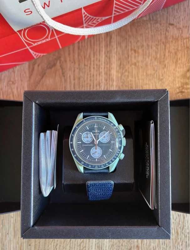 Omega x Swatch Mission To Earth MoonSwatch- SO33G100