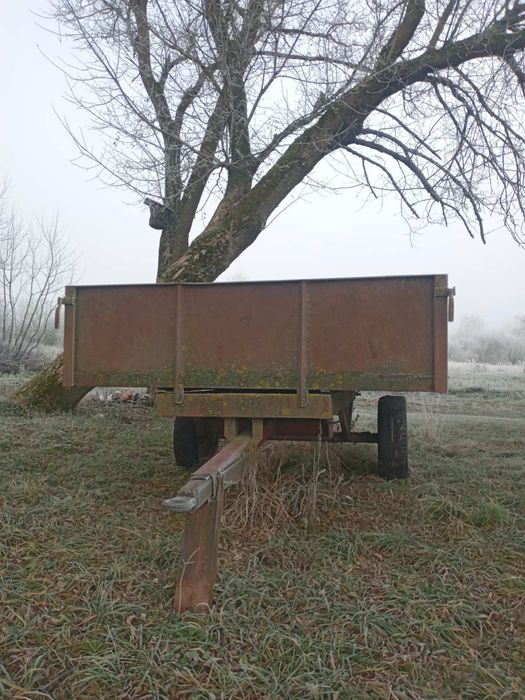 Прицеп тракторний