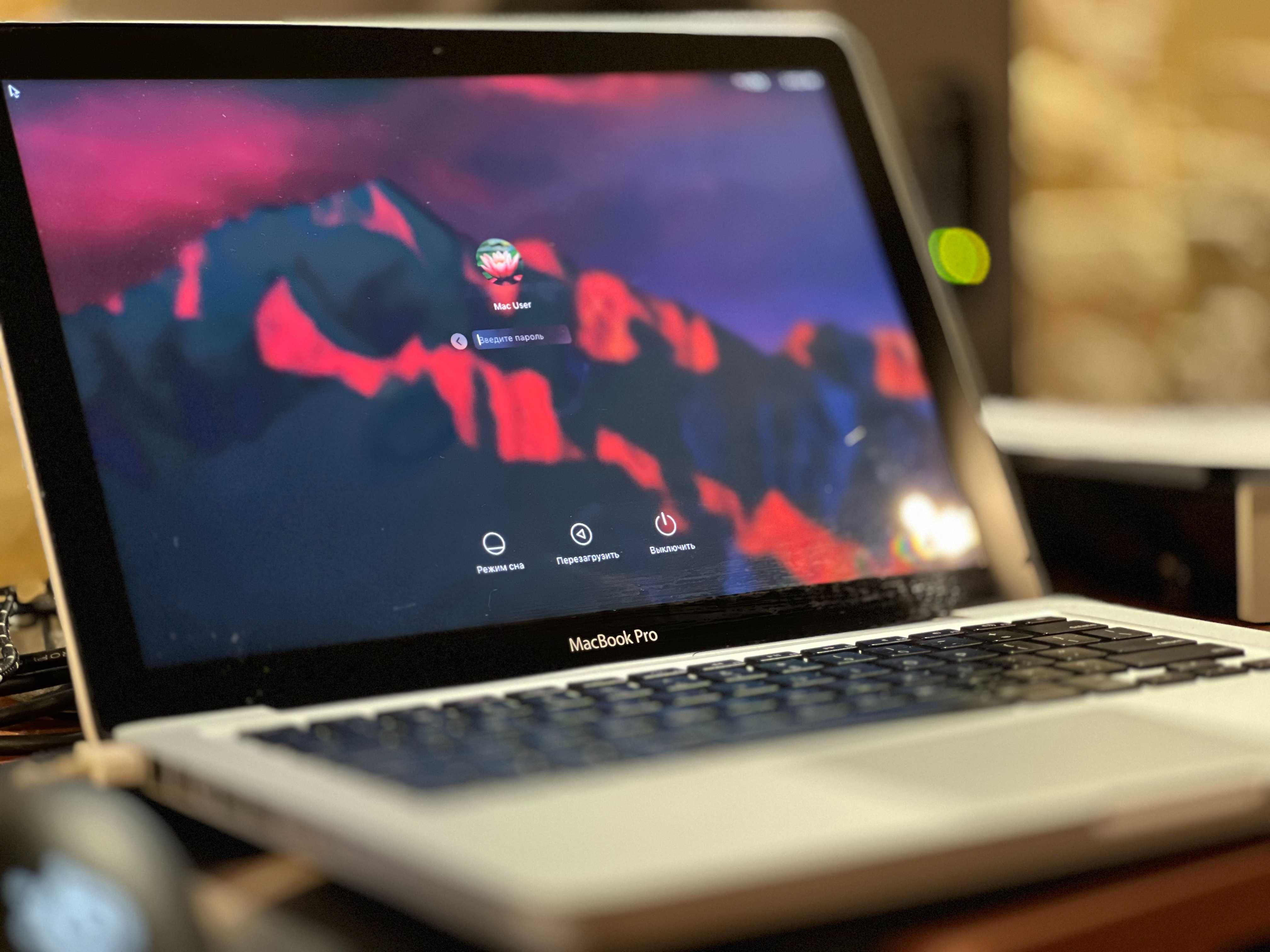 Продам MacBookPro7,1 (13-inch Mid 2010)