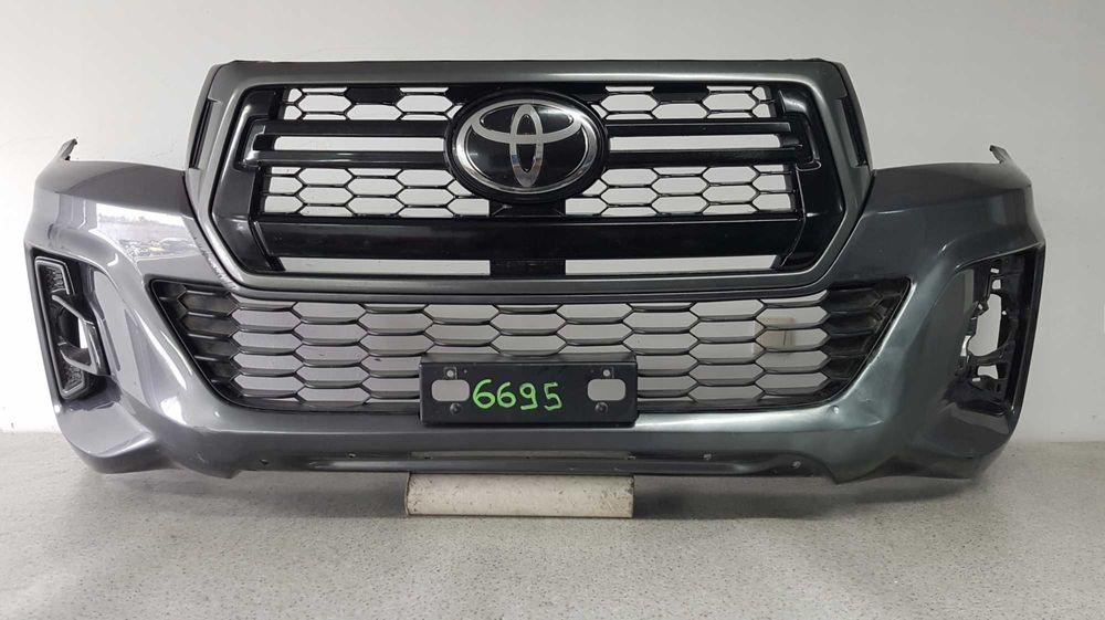 Разборка HILUX toyota Хайлюкс Хайлакс бампер передній Хилюкс
