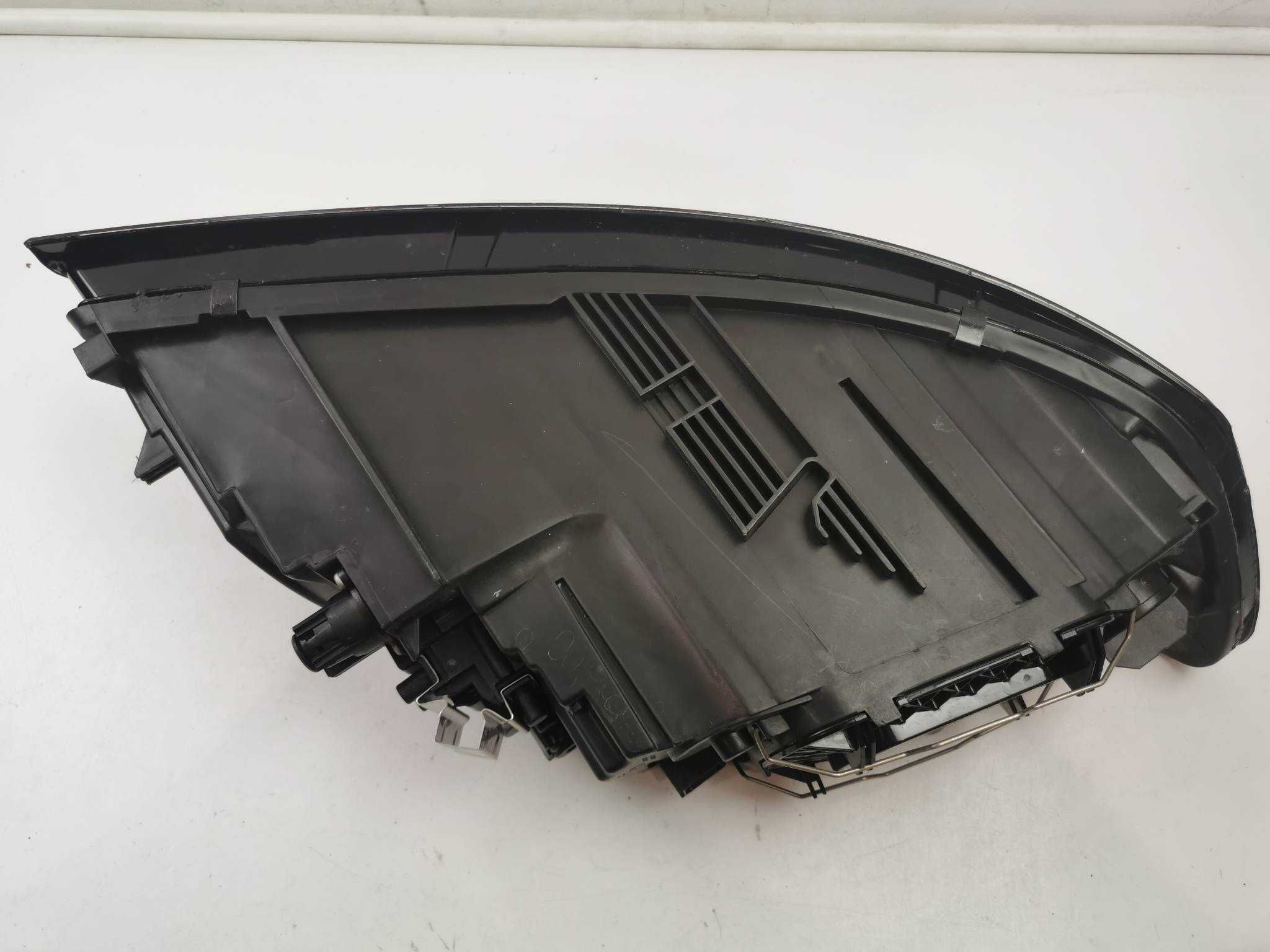 Lampa lewa reflektor lewy Volvo S40 V50 NOWA