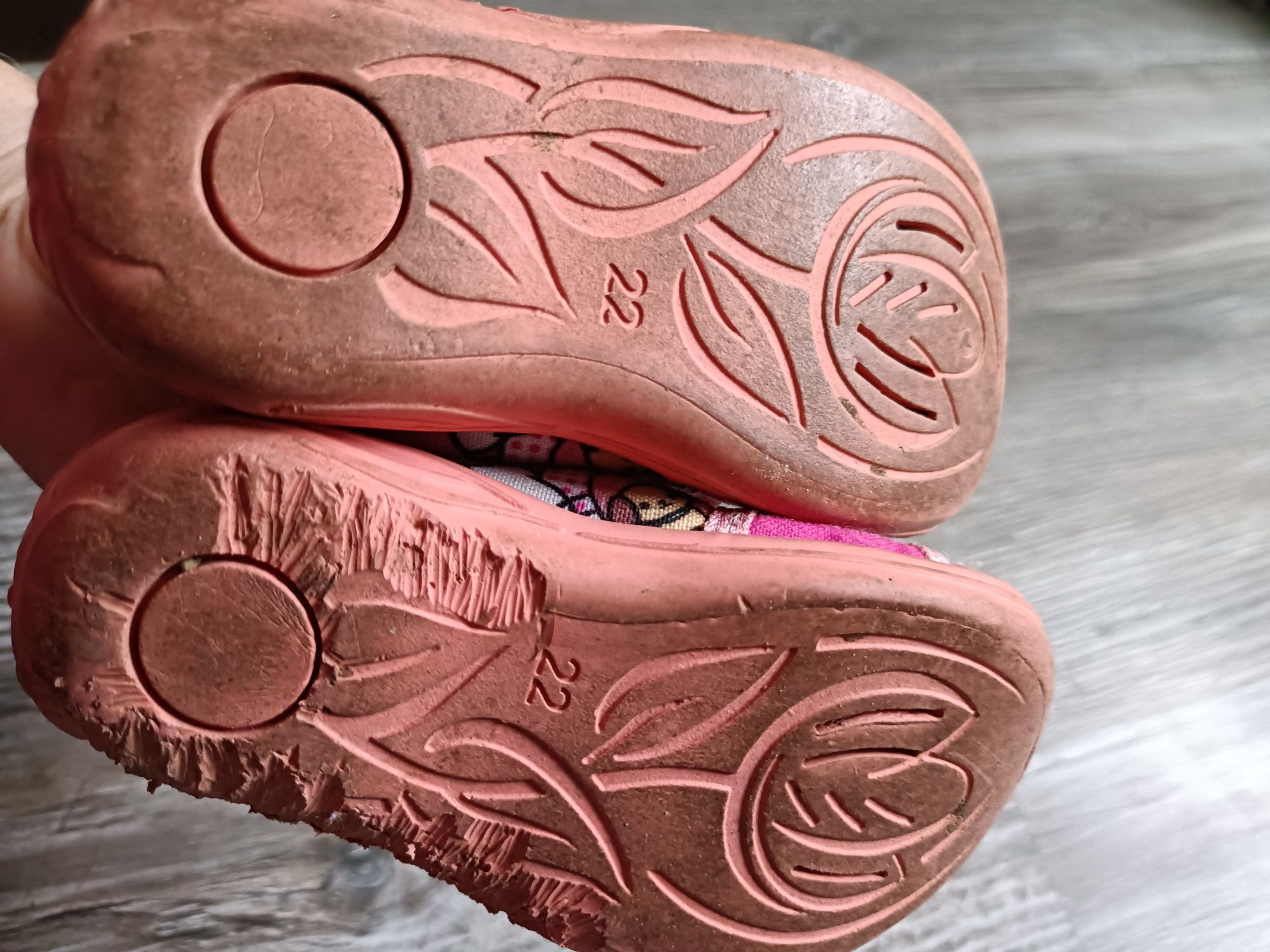 Buty dziecięce hello kitty rozmiar 22 sandał
