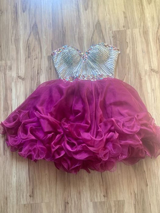 Sukienka zdobiona cudo