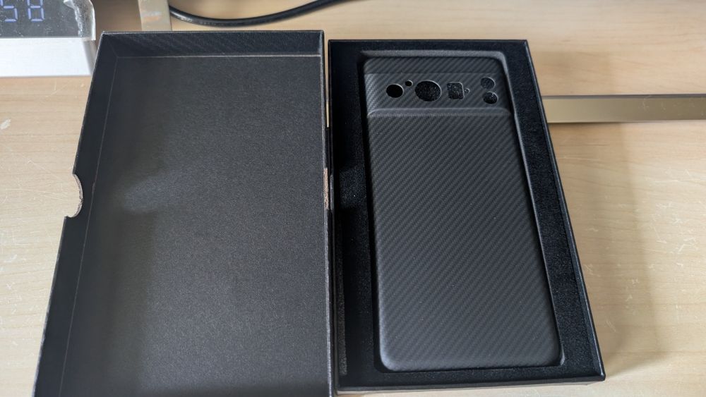 Google Pixel 8 Pro - etui z karbonu