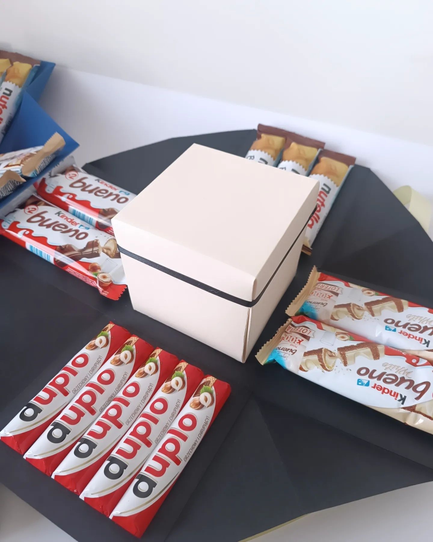 Box explosion Kinder słodycze