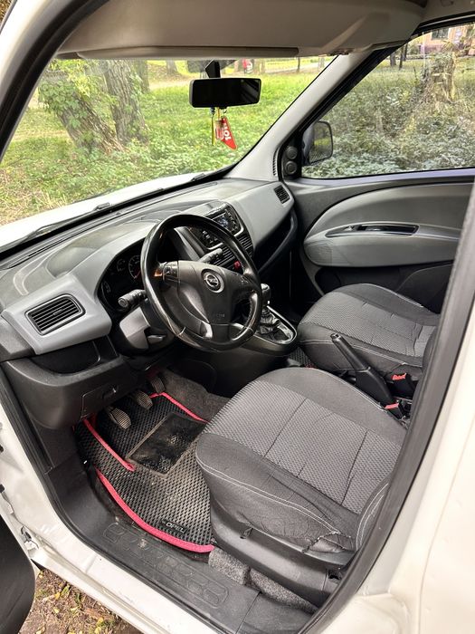 Opel Combo  2012