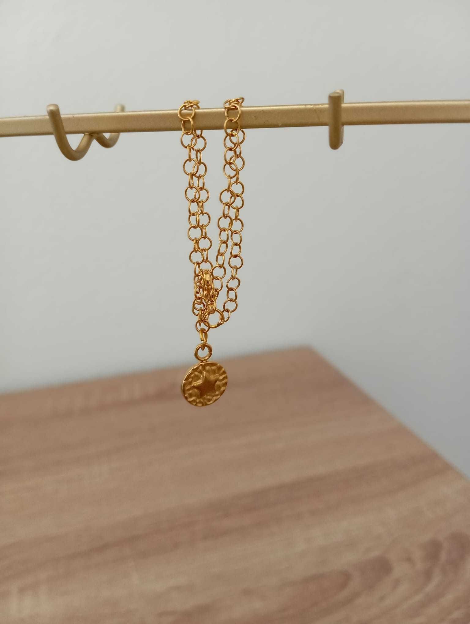 Pulseira Dourada em Aço com Estrela