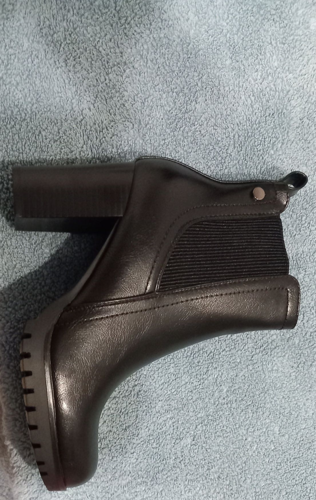 Buty na obcasie Renée