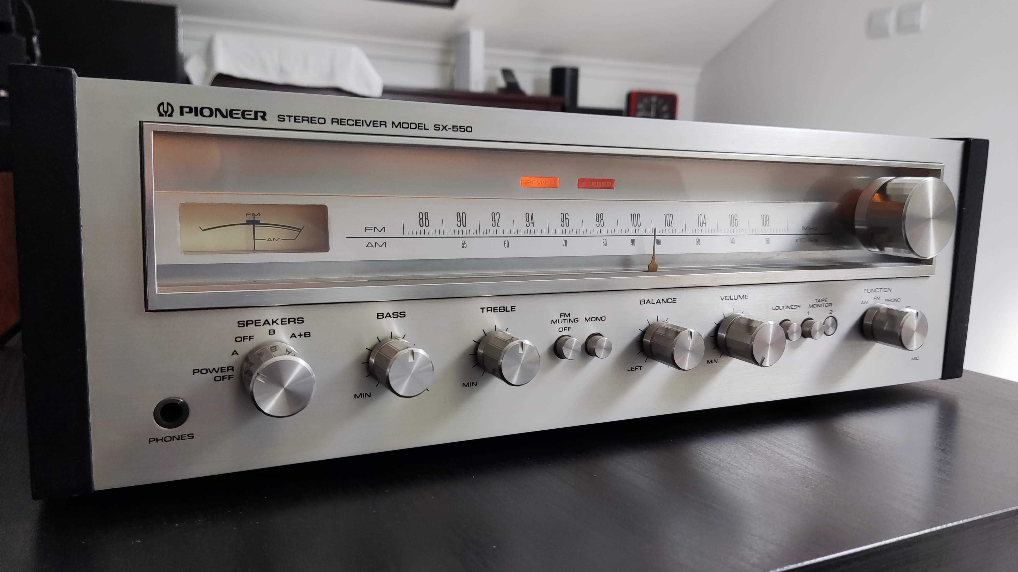 Pioneer SX-550 Stereo AM/FM Receiver