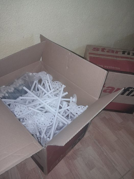 Дюбель для вати та пінопласту з металевим цвяхом