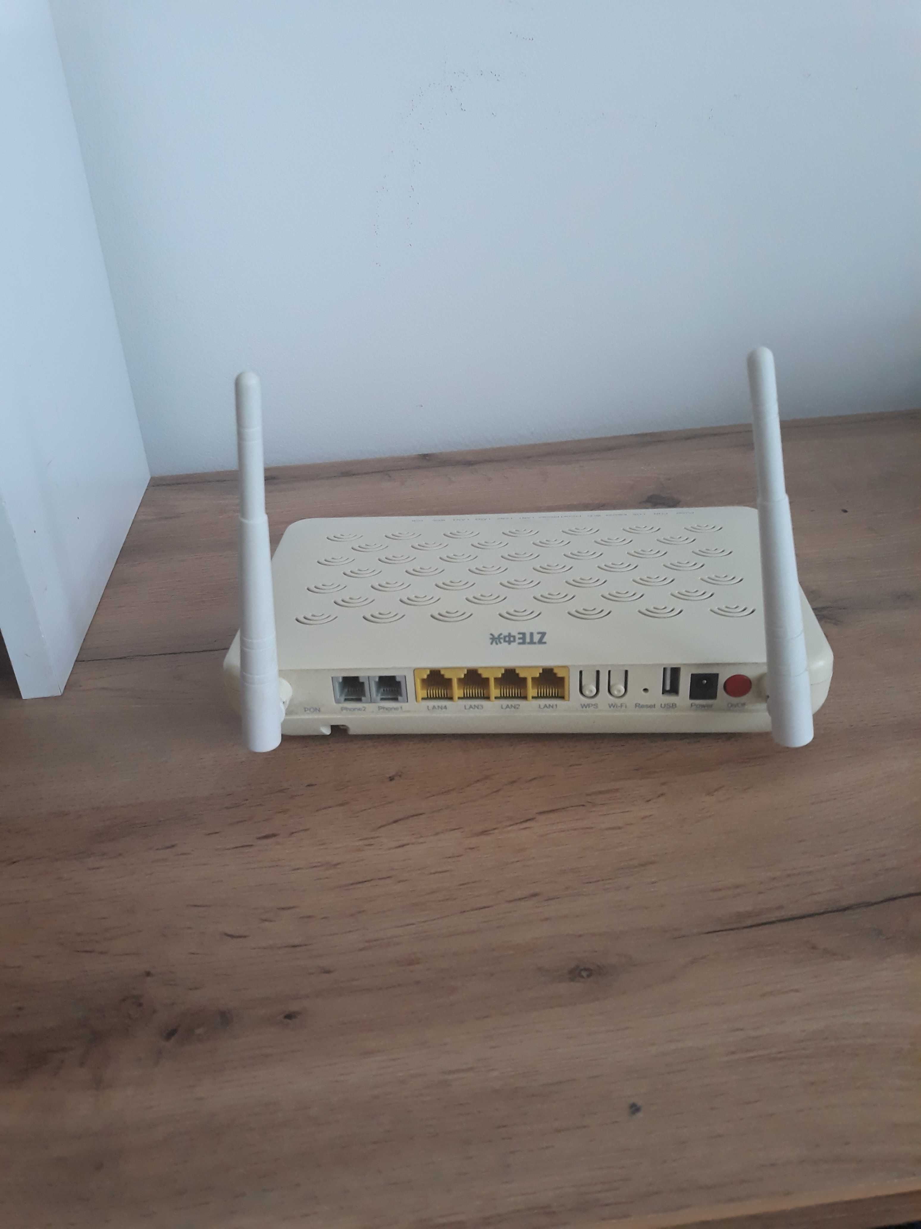 Router ZTE ZXHN F660