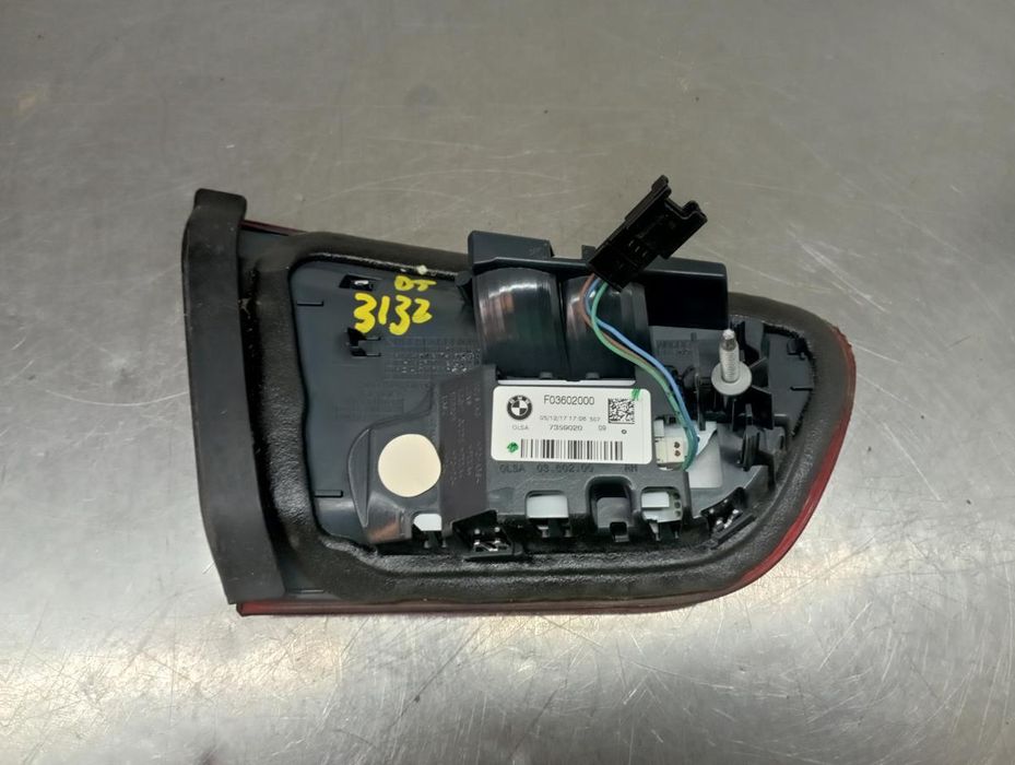 Farolim da mala direito BMW 1 (F20)