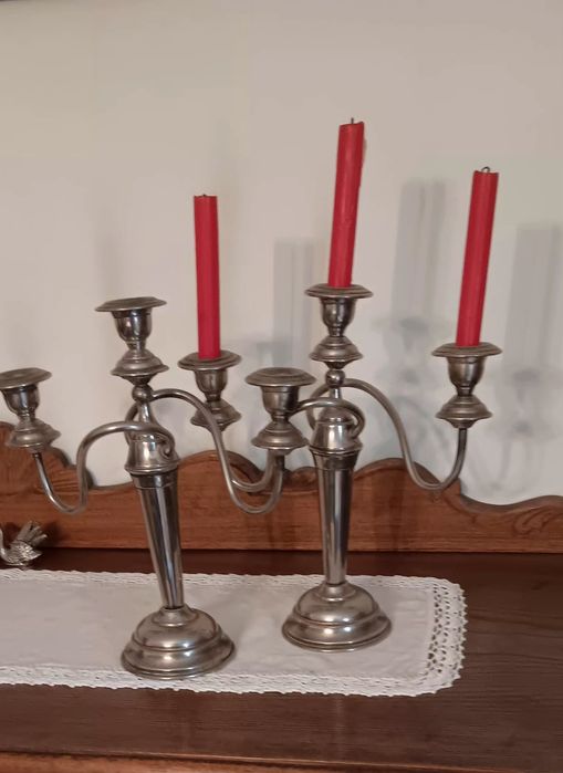 Castiçais em casquinha.