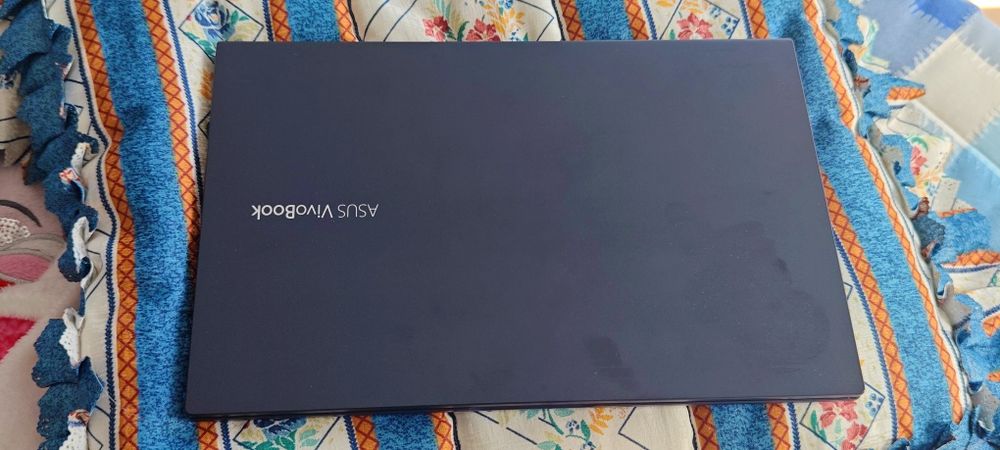 Portátil ASUS Vivobook 15 OLED Ryzen 5 4500, 16GB, 512GB, impecável