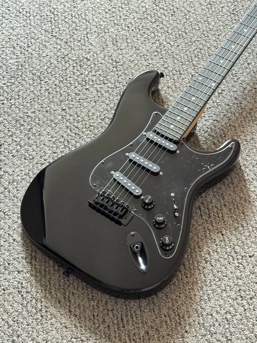 Нові   електрогітари