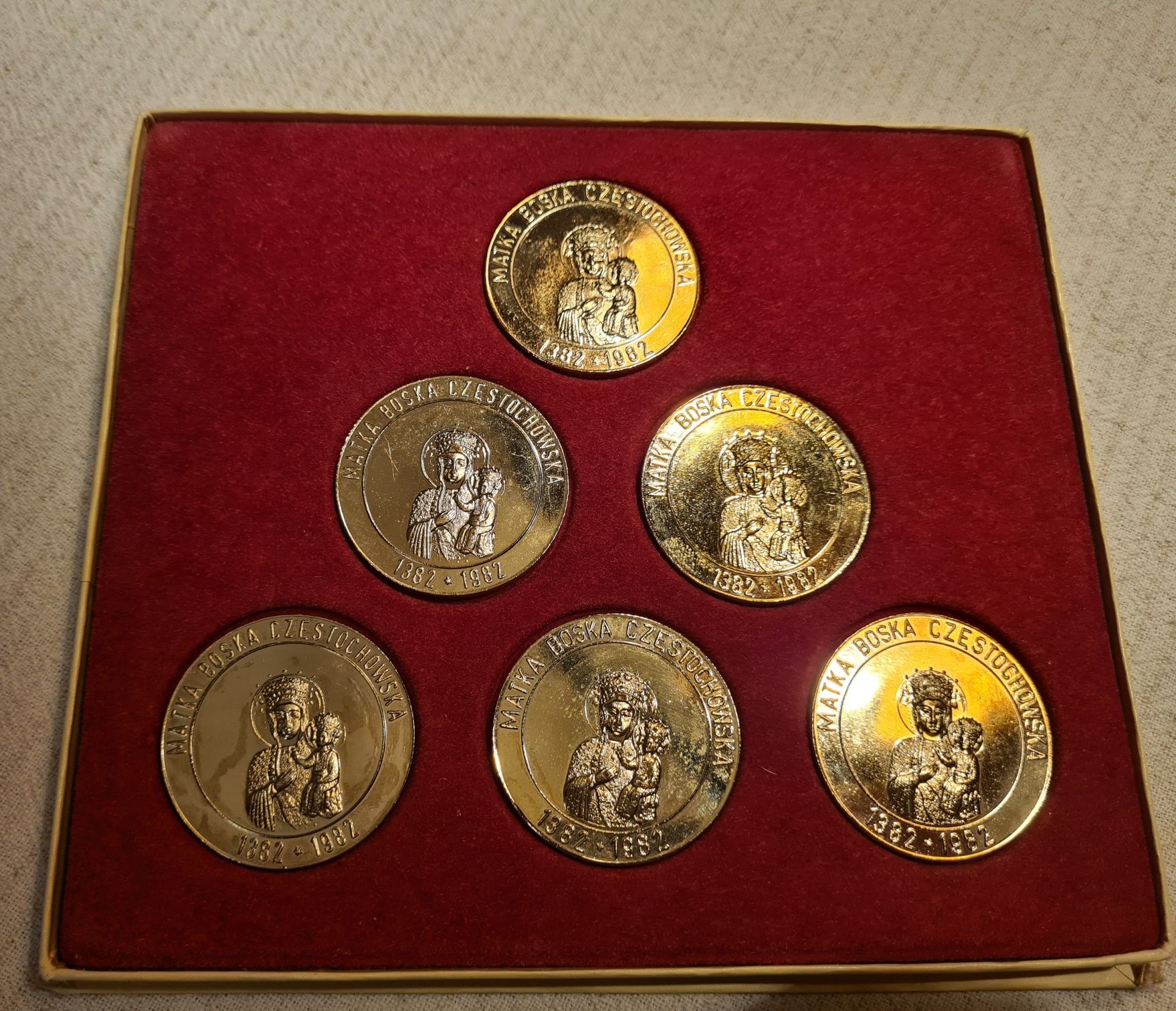 Komplet - Medale okolicznościowe 600 lat królowania Pani Jasnogórskiej
