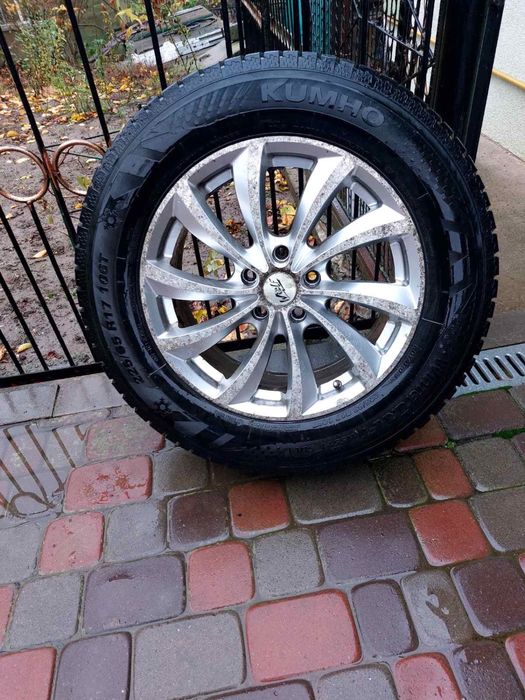 Продам колеса на 17 з дисками