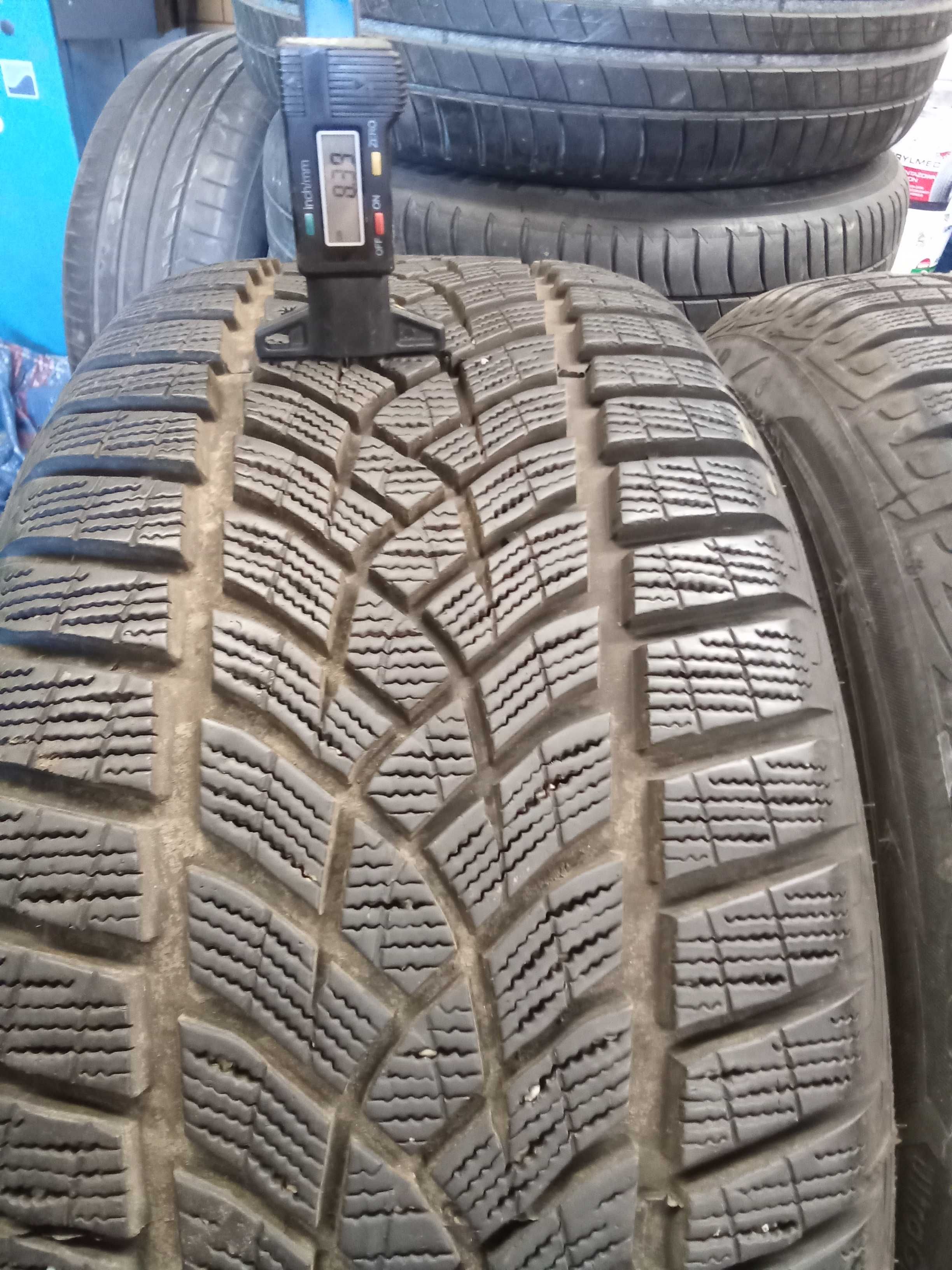 Opony zimowe 255/45 R19 Goodyear 22r.