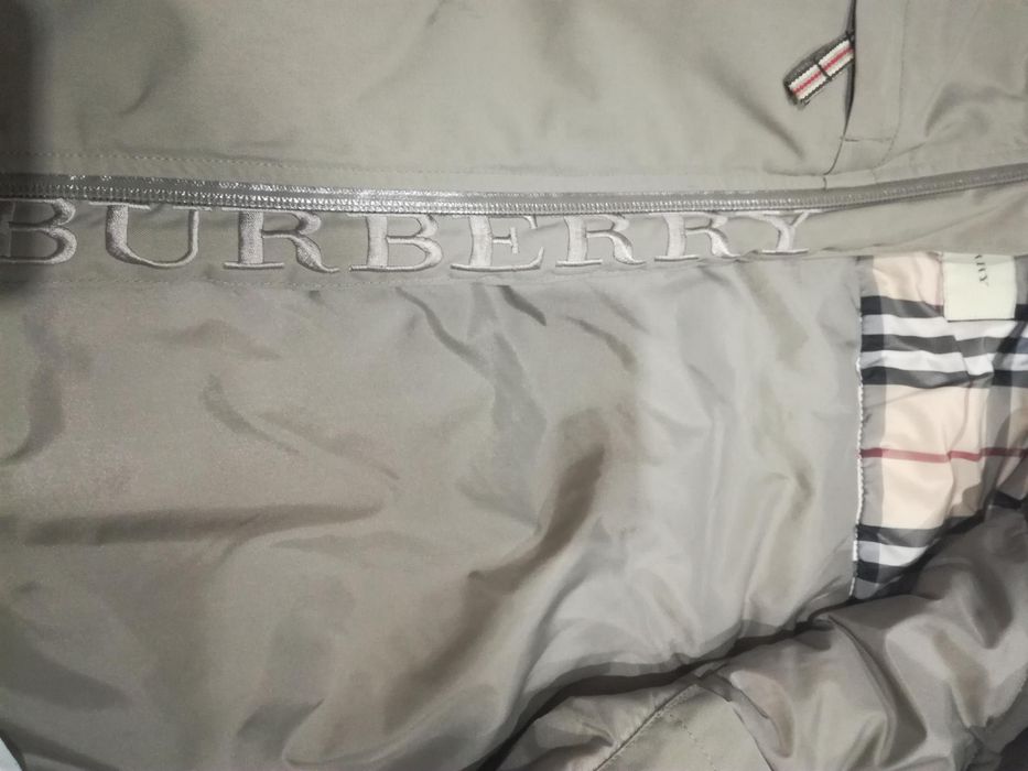 Casaco Burberry - 8 anos