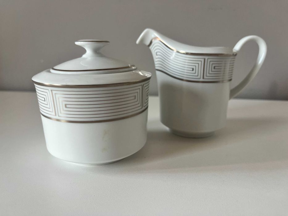Porcelanowa cukiernica i dzbanuszek na mleko