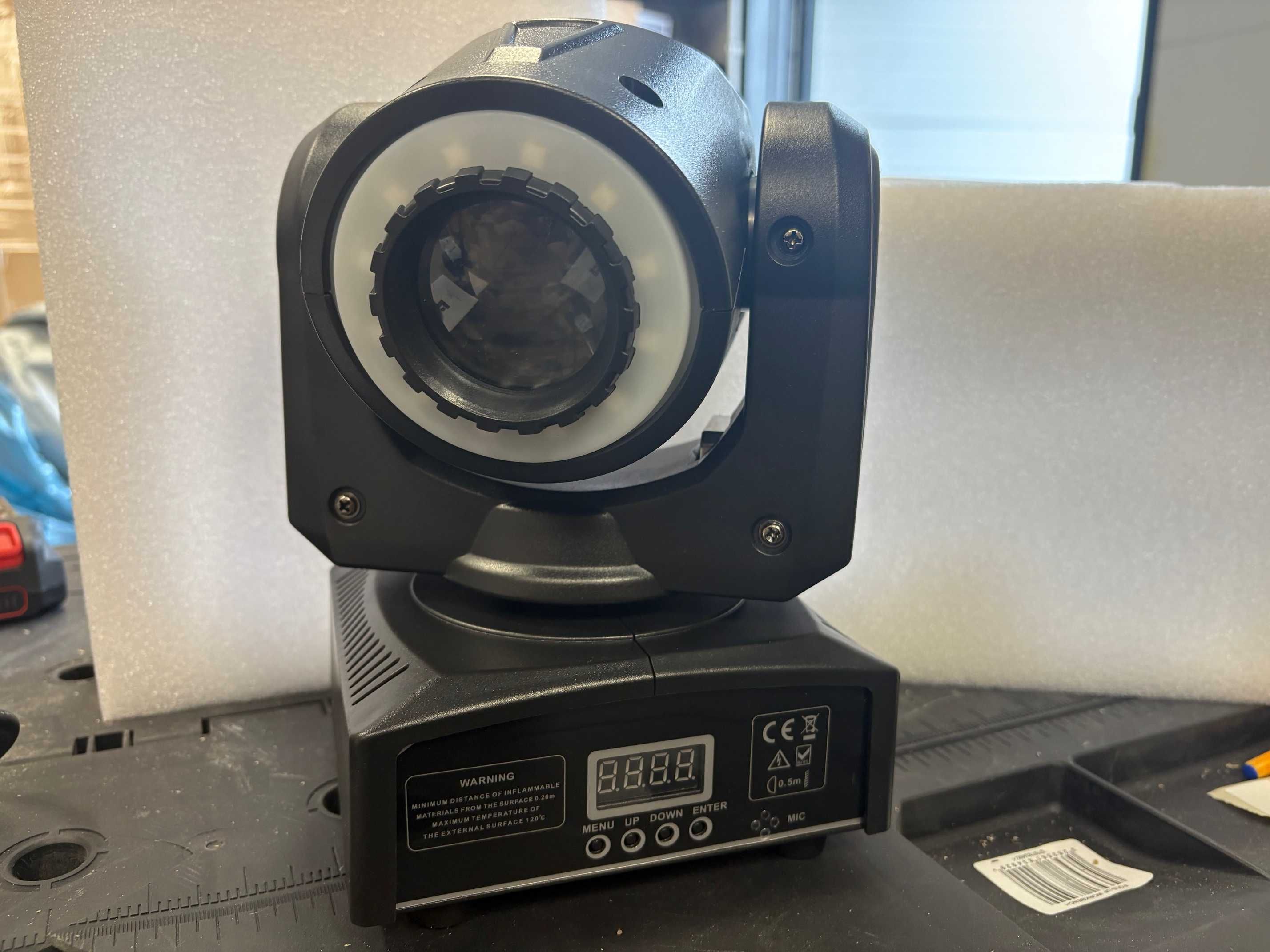 Ruchoma głowa Areyourshop  LED 8 gobo DMX 512 LED Sound
