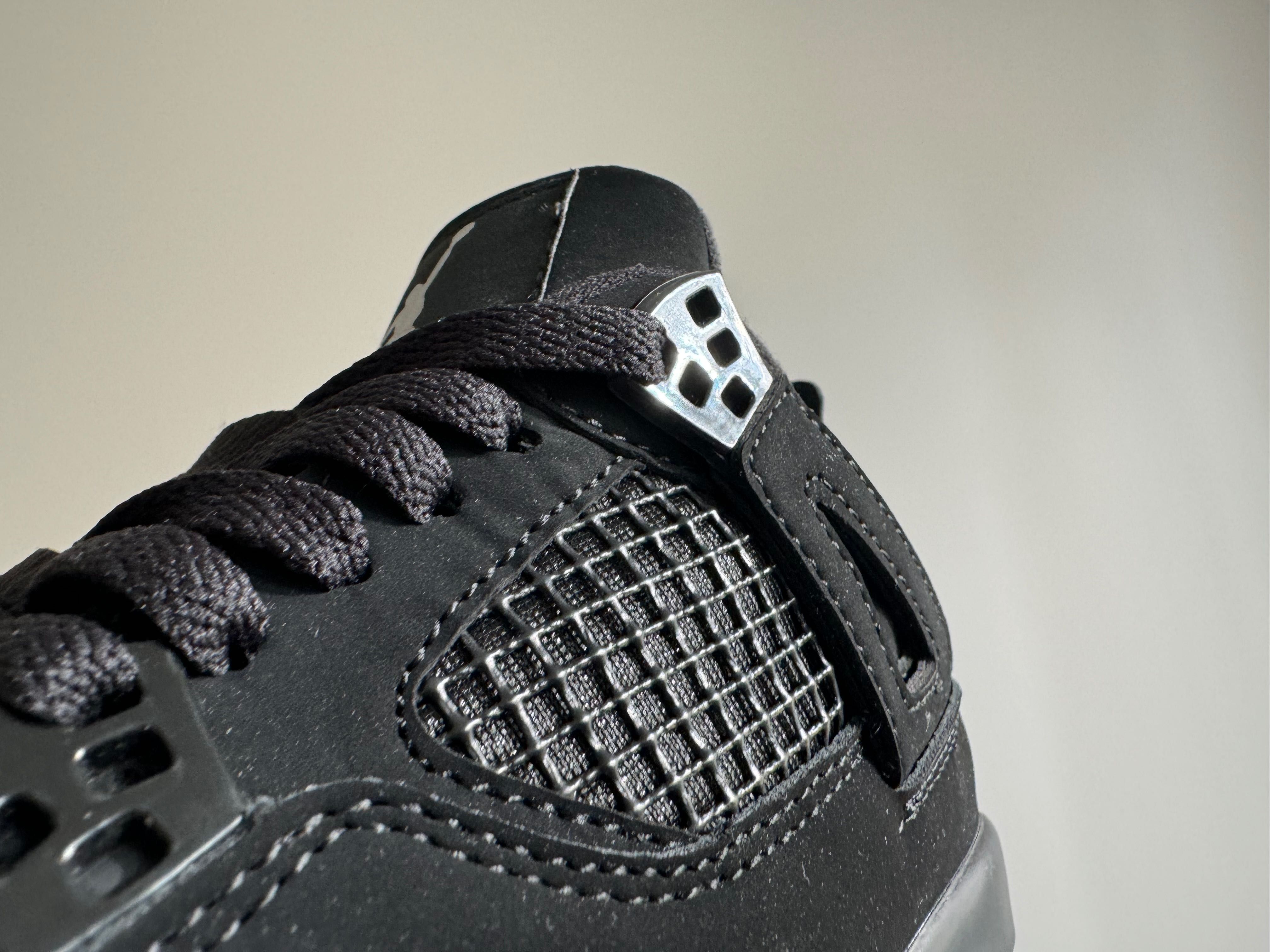 Buty Air Jordan 4 Retro "Black Cat" r. 37,5