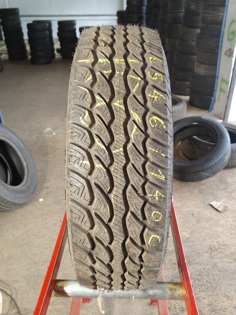 235/75R15  105 S WildCat Radial A/T      L546/140C