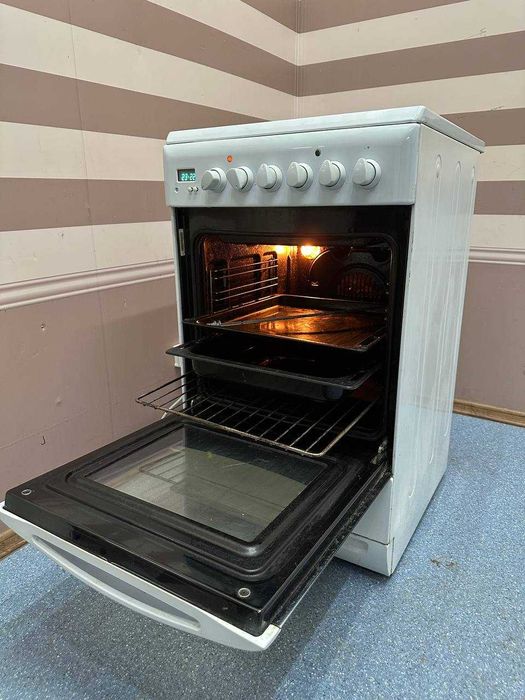 Плита електрична Hotpoin Ariston CUCINA C3VM5 склокераміка м.Шулявська