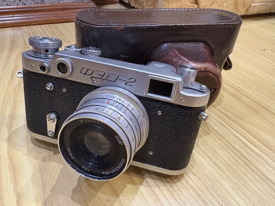 Плівковий фотопарат ФЕД 2