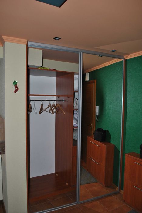 Однокімнатна центр  Небесноі Сотні  8000 + КП