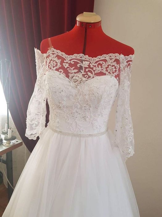 Biała koronkowa suknia ślubna hiszpanka S 36/38 księżniczka