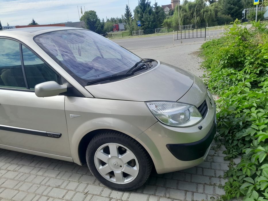 Renault Scenic автомобіль